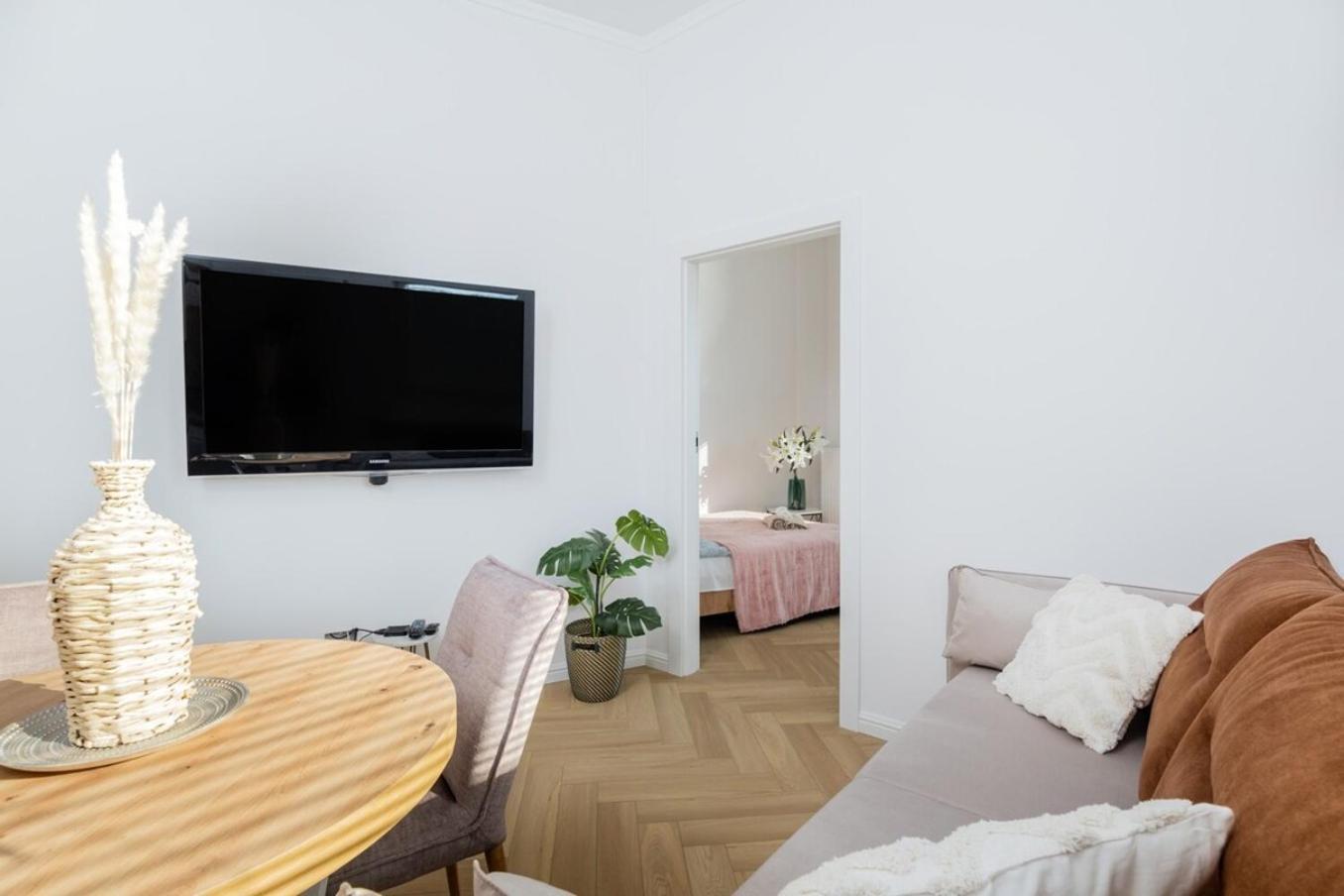 Апартаменти Wiktoryn 21 Citysphere Premium 2